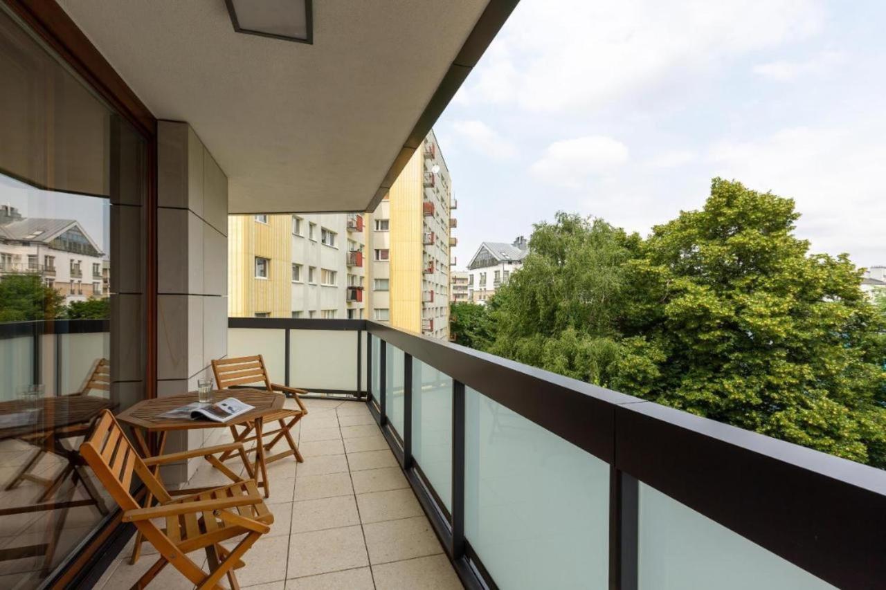 Modern Apartment With Pool Near Golden Terraces Варшава Екстериор снимка