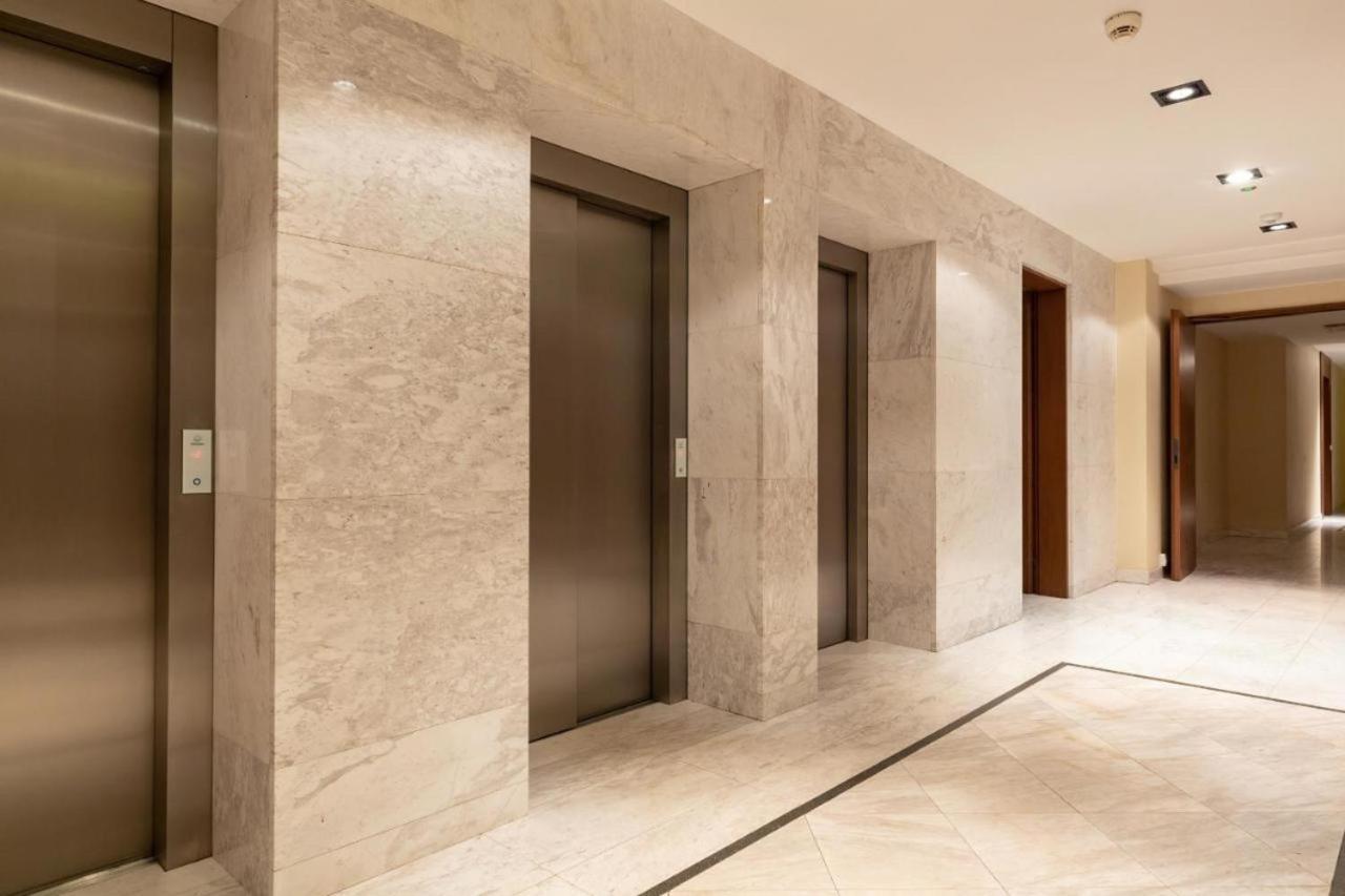 Modern Apartment With Pool Near Golden Terraces Варшава Екстериор снимка