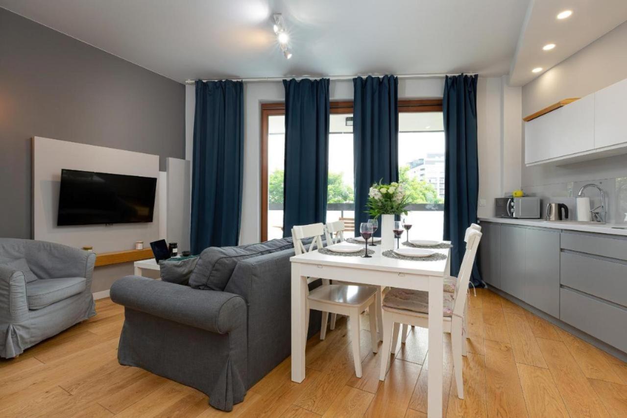 Modern Apartment With Pool Near Golden Terraces Варшава Екстериор снимка