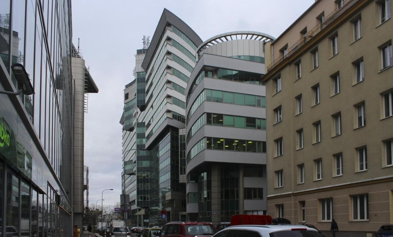 Modern Apartment With Pool Near Golden Terraces Варшава Екстериор снимка